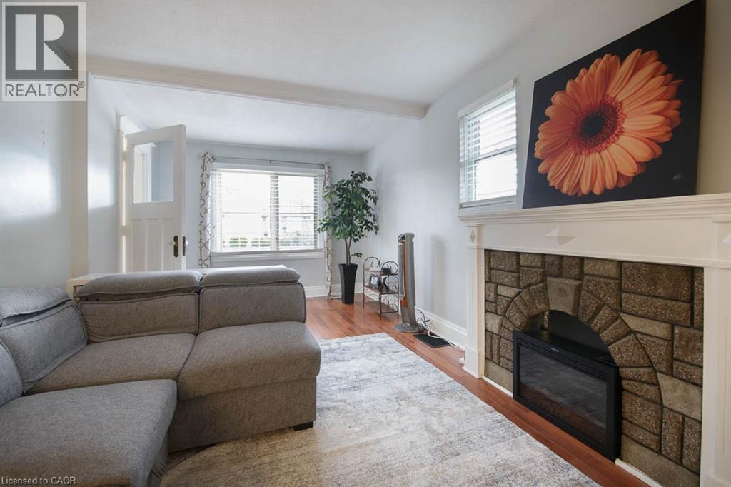 241 Vine Street Property Photo 9
