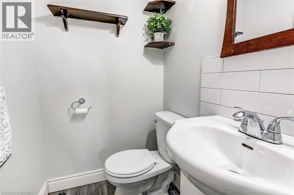51 Metcalfe Crescent Unit# D Property Photo 8