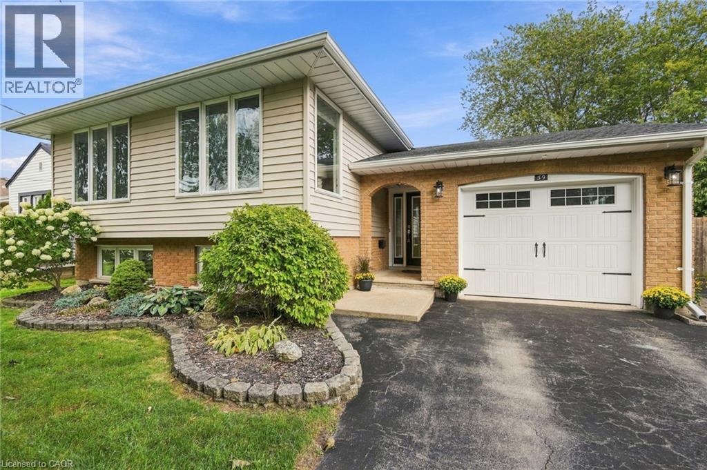 39 Rosemount Avenue Property Photo 3