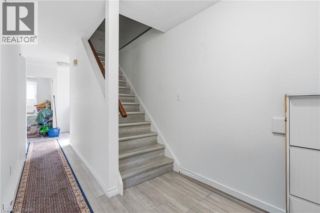 126 Dinison Crescent Property Photo 6