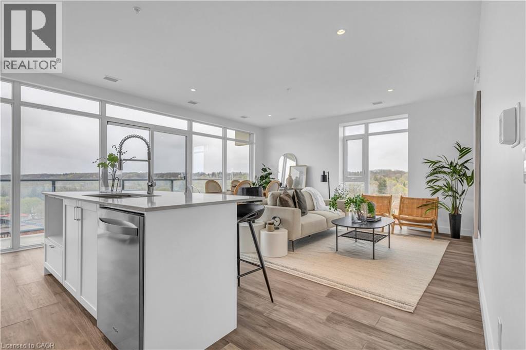 15 GLEBE Street Unit# 1414 Property Photo 1