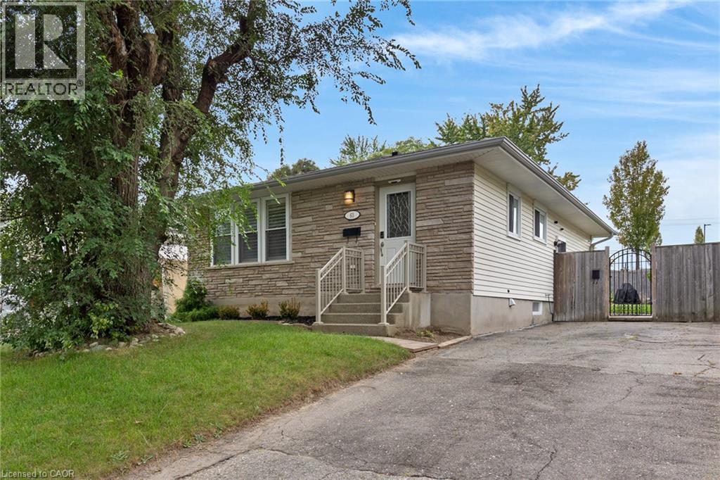 63 Cedarhill Crescent Property Photo 2