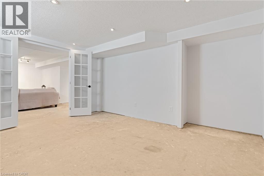 63 Cedarhill Crescent Property Photo 34