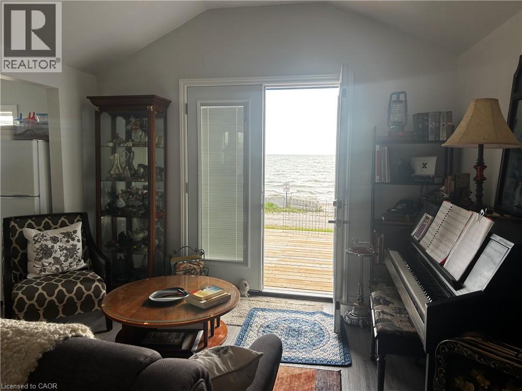 14 Pike Street Property Photo 6