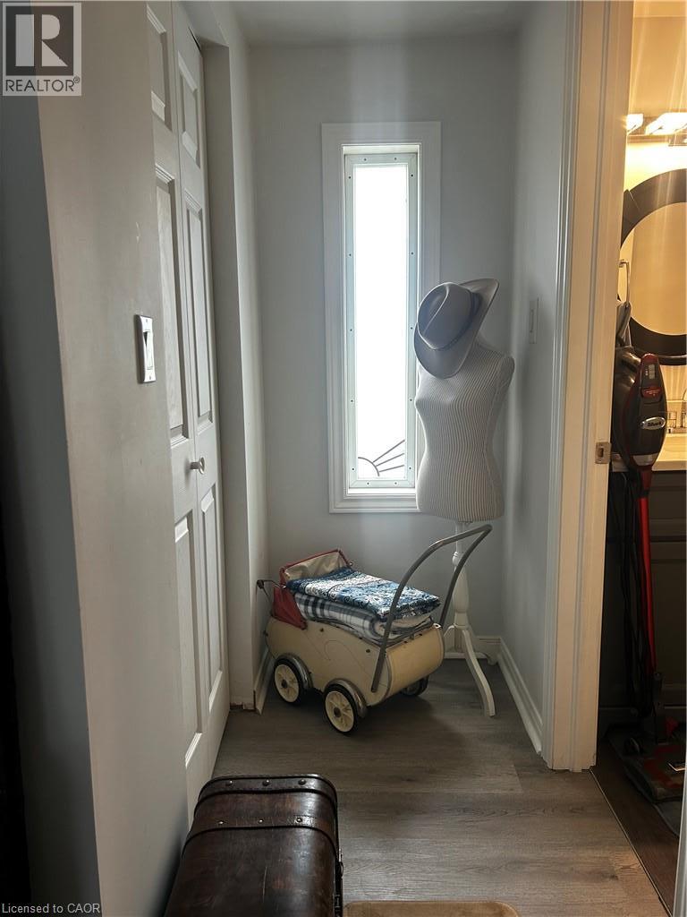 14 Pike Street Property Photo 10