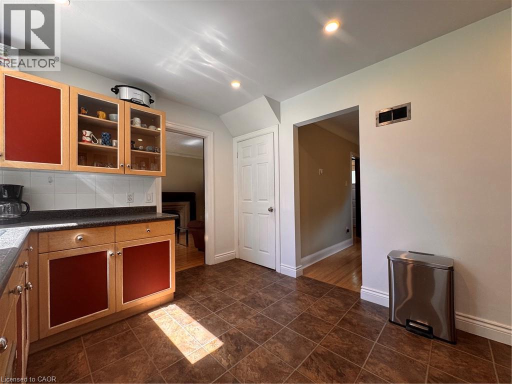 225 Bridgeport Road E Property Photo 4