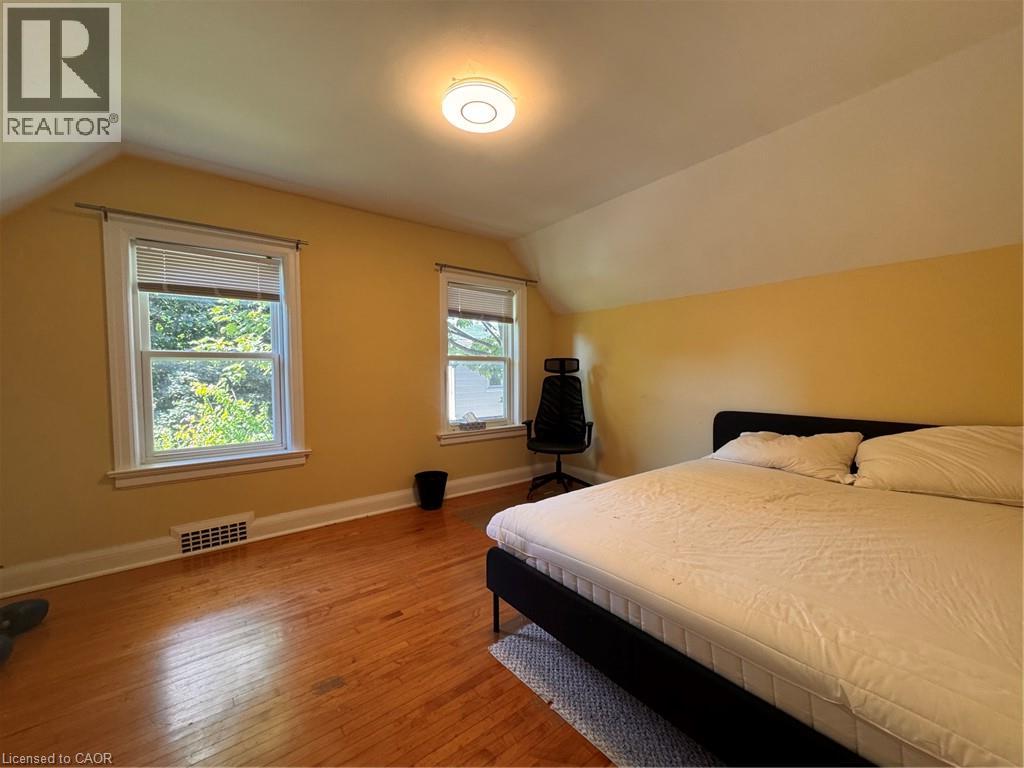 225 Bridgeport Road E Property Photo 10