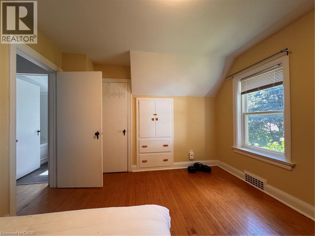225 Bridgeport Road E Property Photo 12