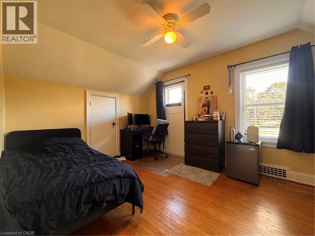 225 Bridgeport Road E Property Photo 15