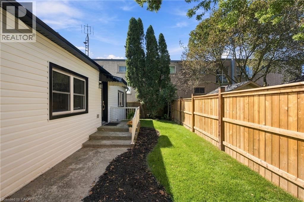 116 Dufferin Street Property Photo 3