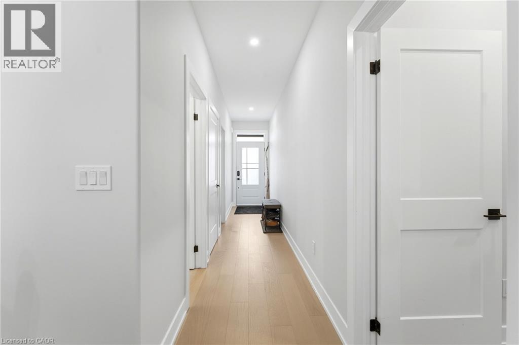 226 Lafayette Street E Property Photo 3