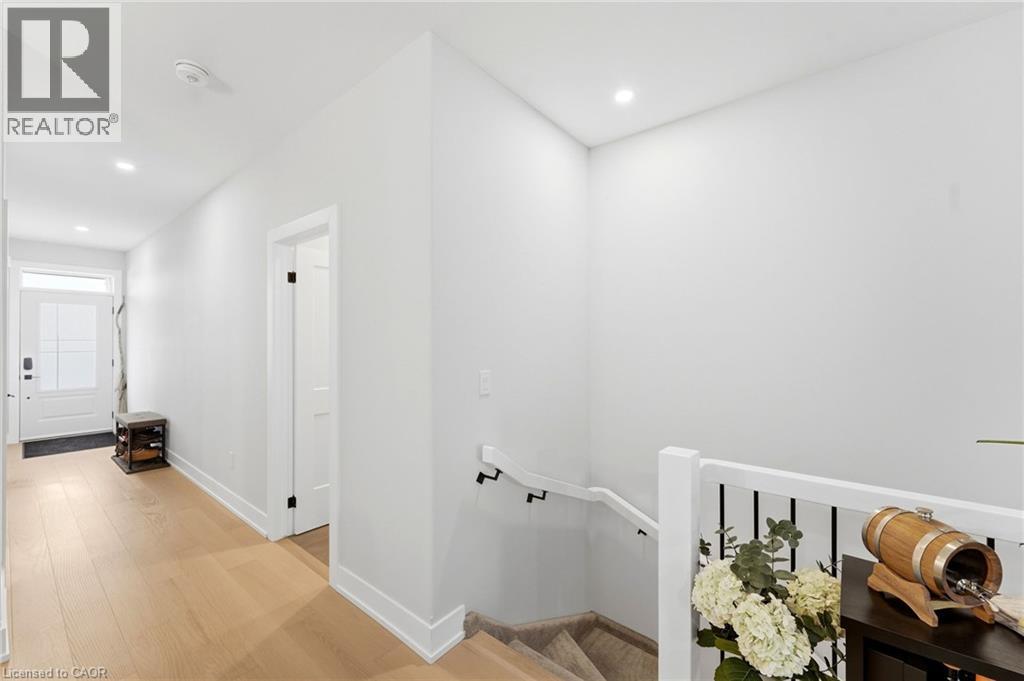 226 Lafayette Street E Property Photo 4