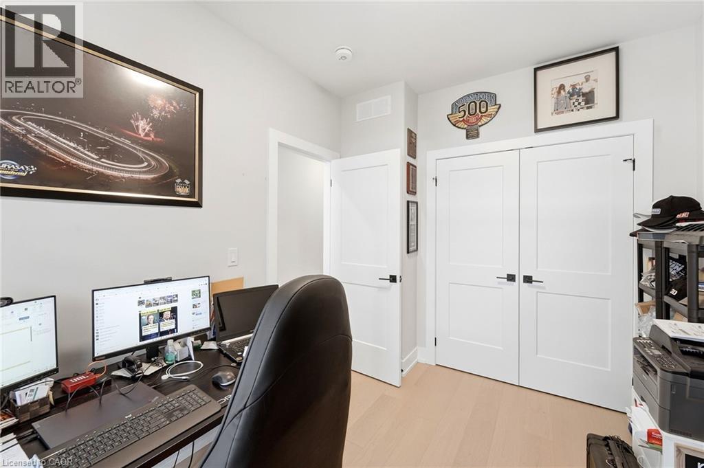 226 Lafayette Street E Property Photo 18