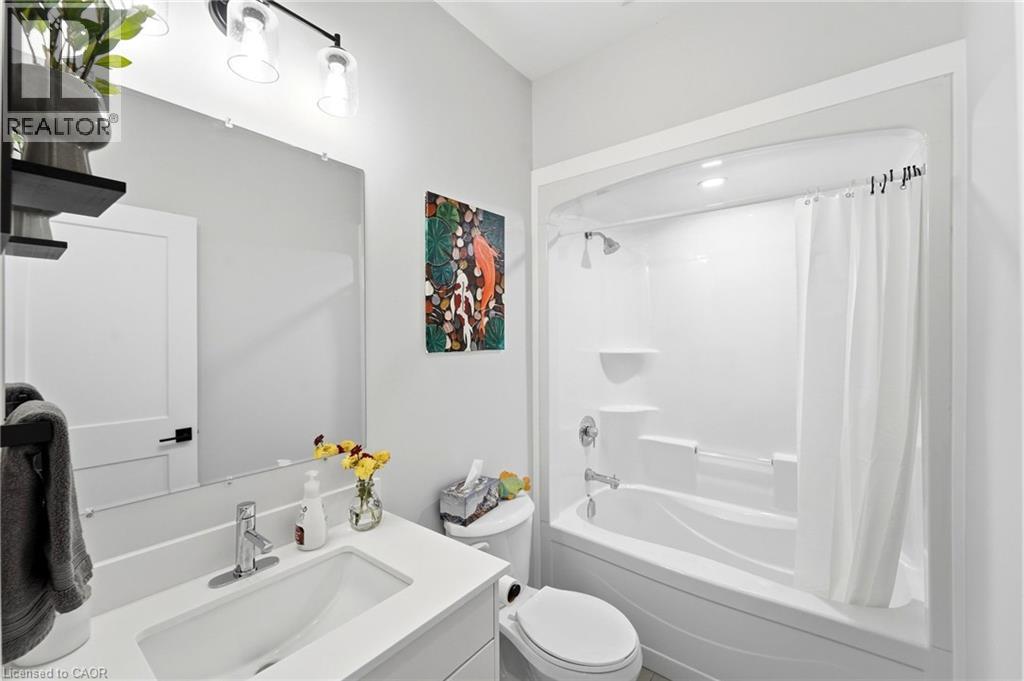 226 Lafayette Street E Property Photo 20