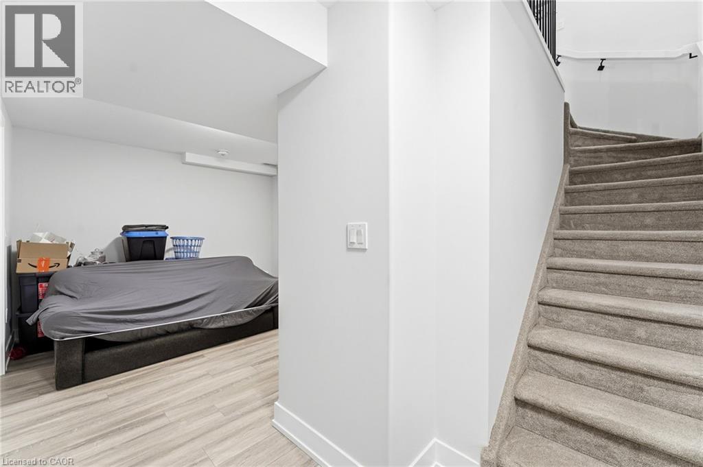 226 Lafayette Street E Property Photo 21