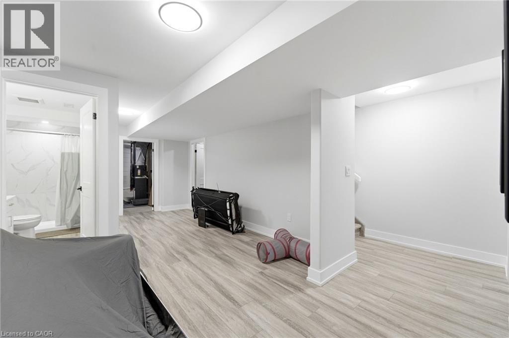 226 Lafayette Street E Property Photo 23