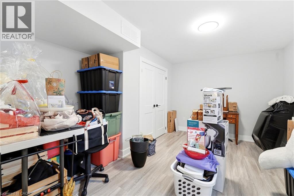 226 Lafayette Street E Property Photo 27