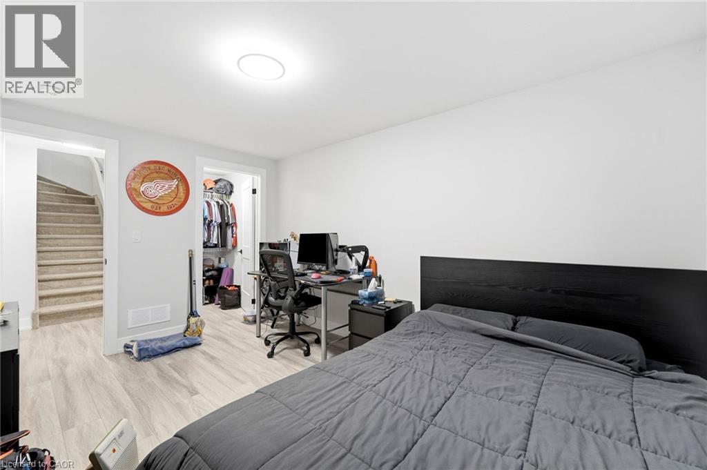 226 Lafayette Street E Property Photo 29