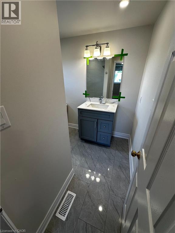 535 Appledale Crescent Unit# Upper Property Photo 8