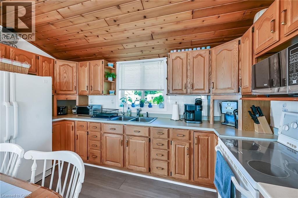 61 Horseshoe Bay Road Property Photo 10