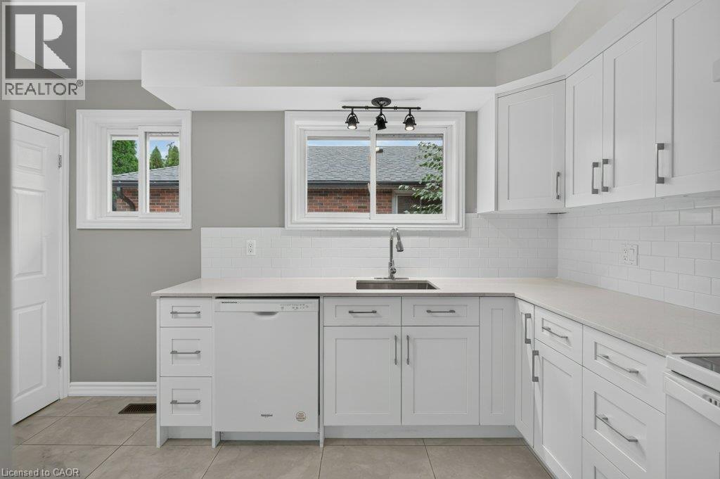 40 Clarendon Avenue Property Photo 16
