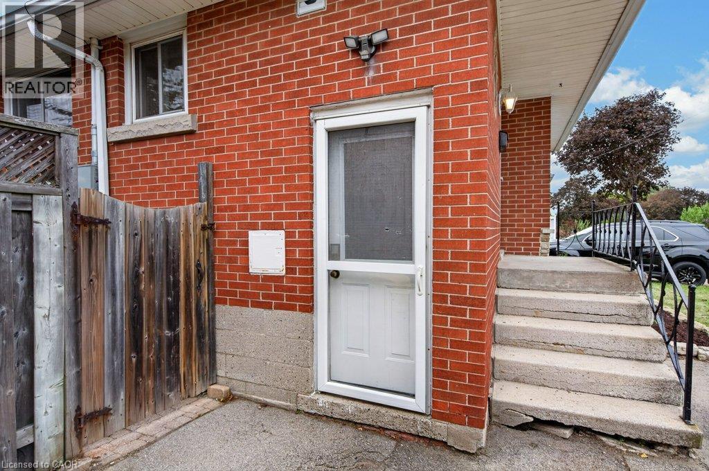 40 Clarendon Avenue Property Photo 28