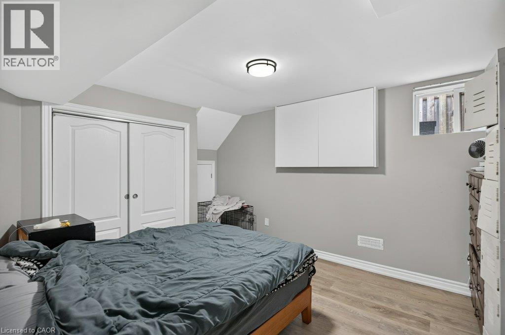 40 Clarendon Avenue Property Photo 33