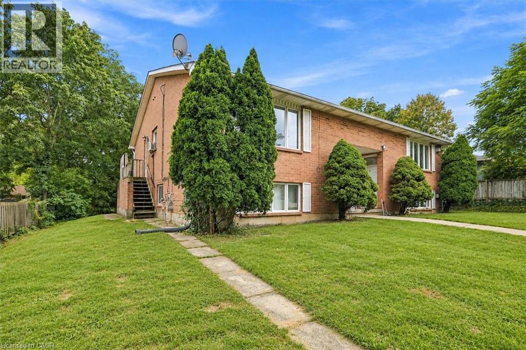 26 Renfrew Street E Property Photo 3