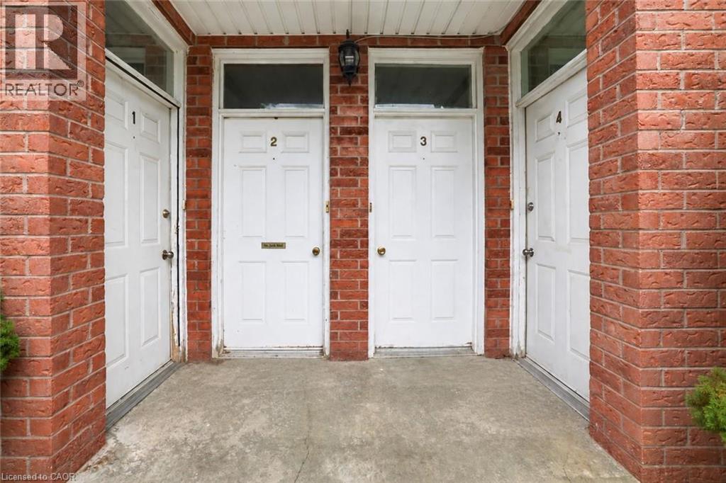 26 Renfrew Street E Property Photo 4