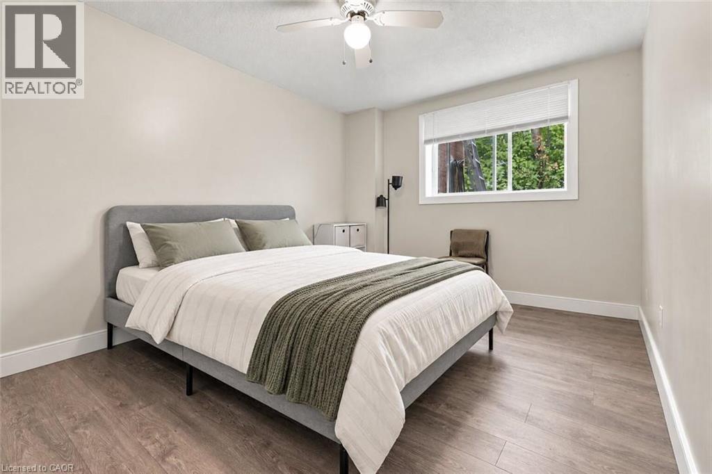 26 Renfrew Street E Property Photo 29