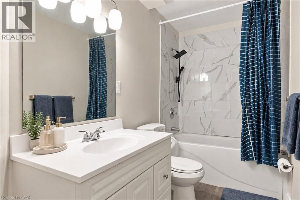 26 Renfrew Street E Property Photo 30