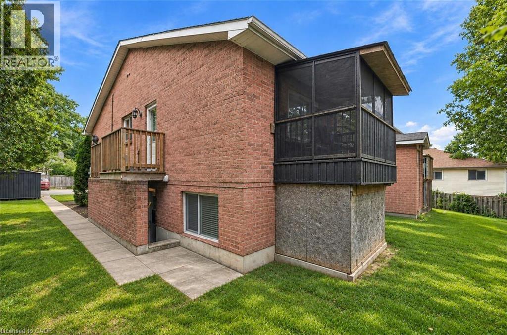 26 Renfrew Street E Property Photo 40