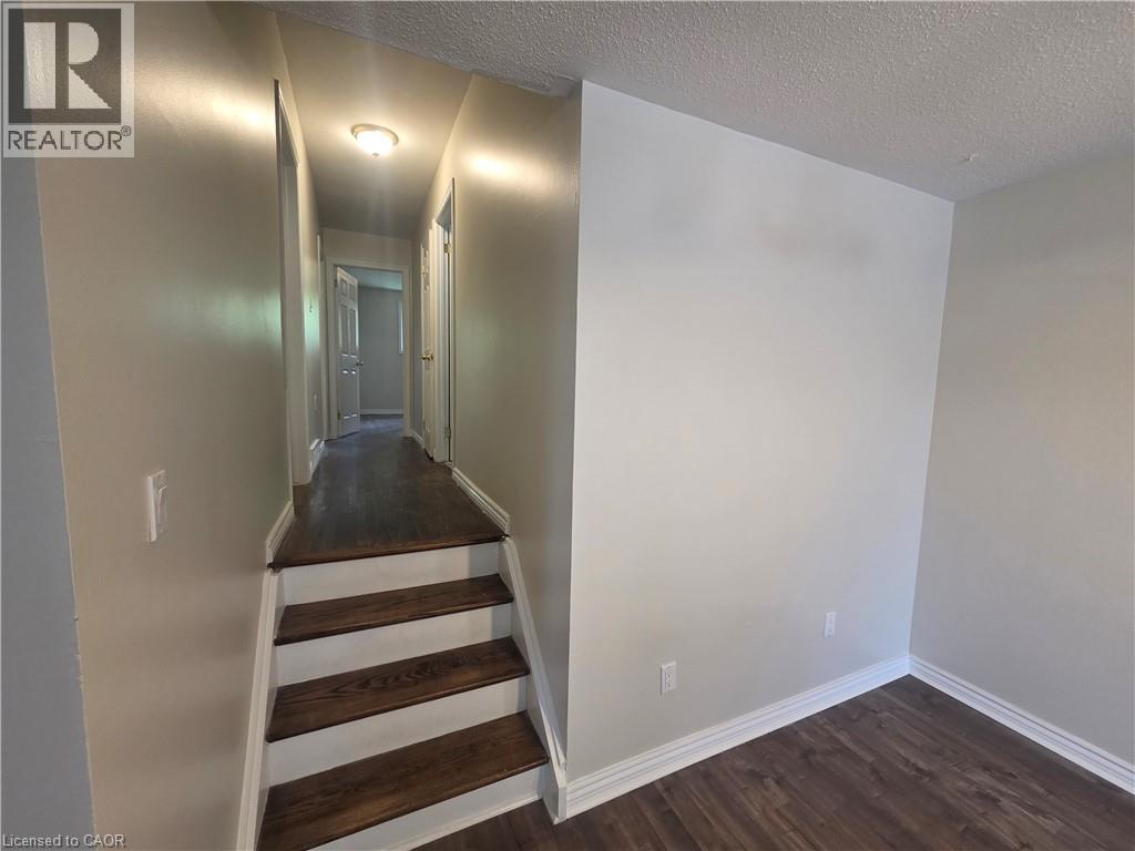 881 Lawrence Road Unit# Upper Level Property Photo 5