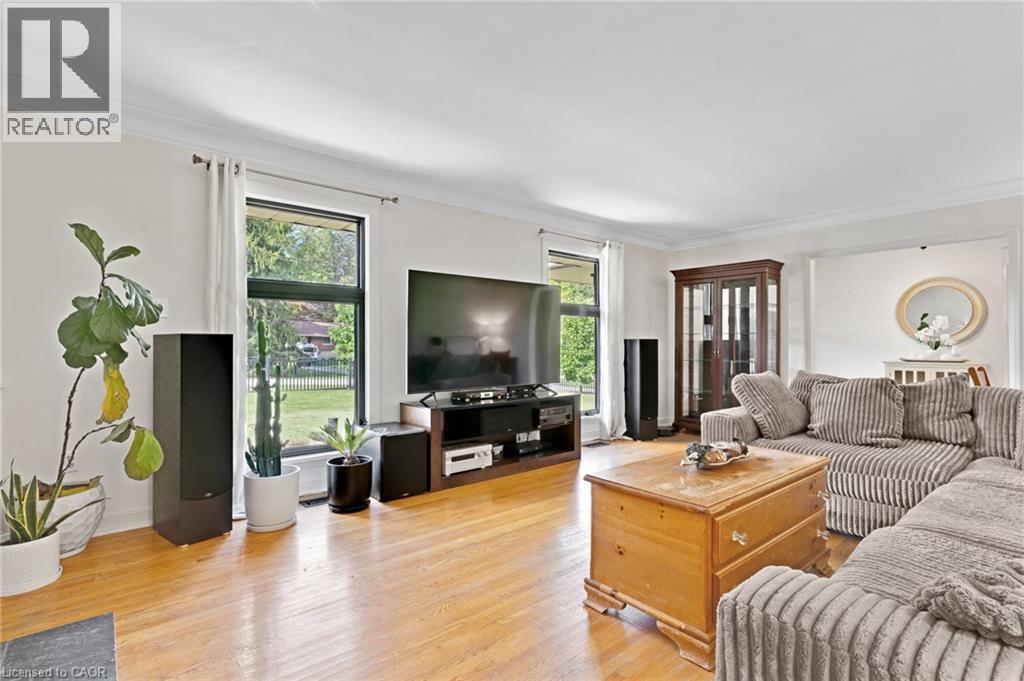 7 Shadywood Lane Property Photo 8