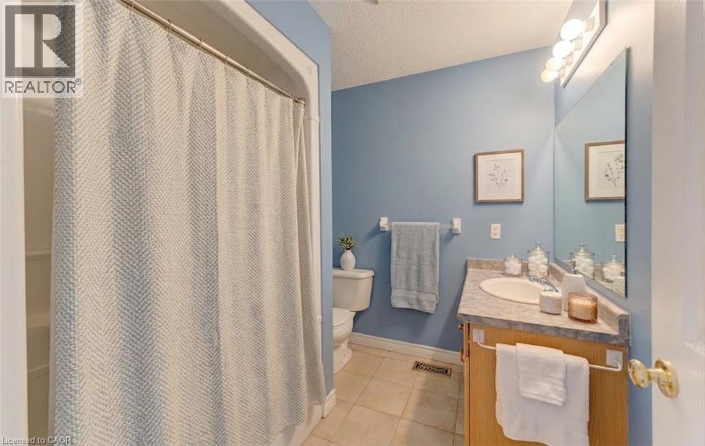 25 Bankside Drive Unit# 2 Property Photo 5