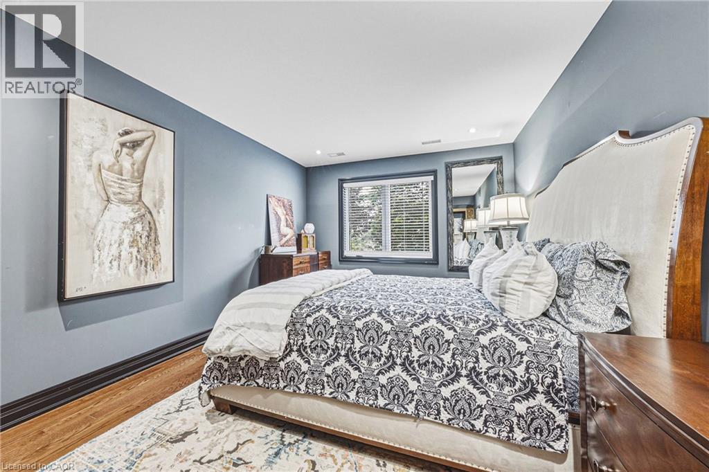 581 Holly Hill Crescent Property Photo 18