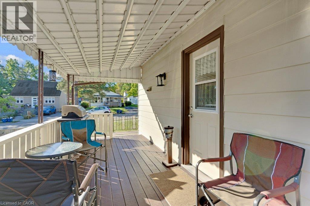52 Third Avenue Property Photo 4