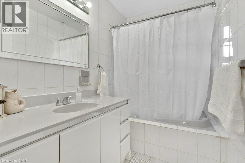 52 Third Avenue Property Photo 25