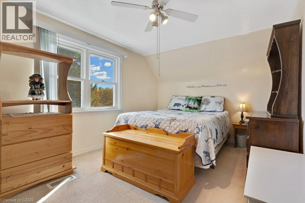 52 Third Avenue Property Photo 32