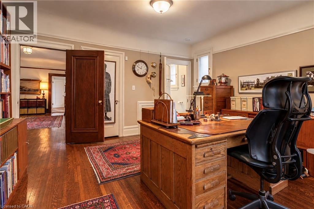 5 Undercliffe Avenue Property Photo 31