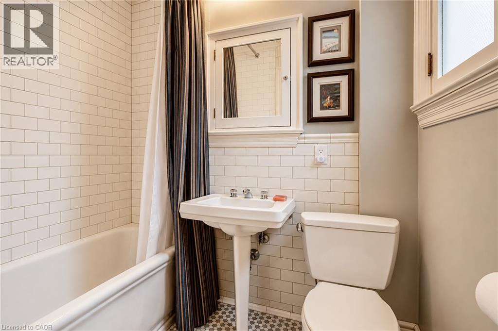 5 Undercliffe Avenue Property Photo 32