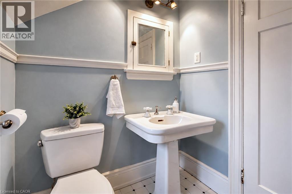 5 Undercliffe Avenue Property Photo 38