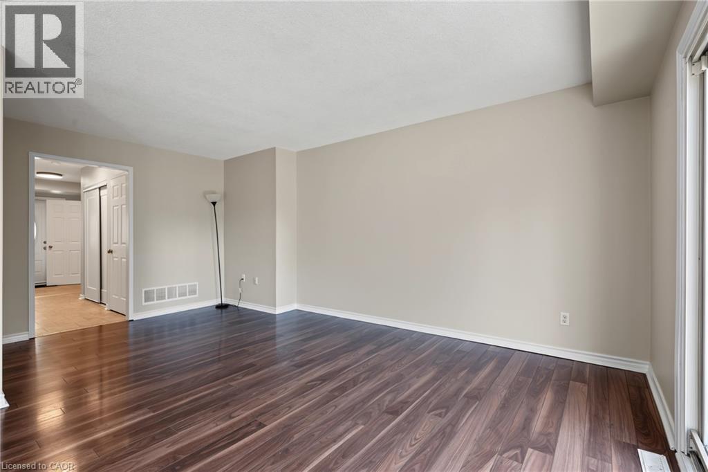 391 Stone Church Road E Unit# 14 Property Photo 10