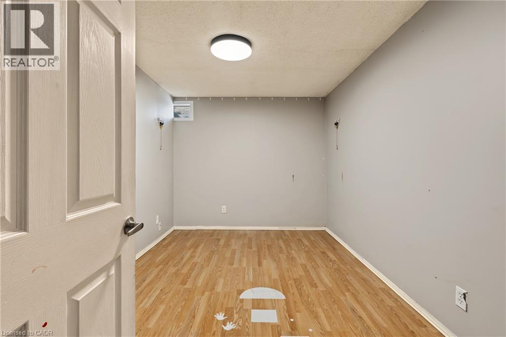 391 Stone Church Road E Unit# 14 Property Photo 26