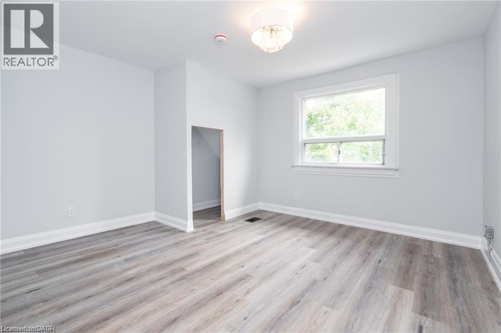 100 Rosethorn Avenue Property Photo 16