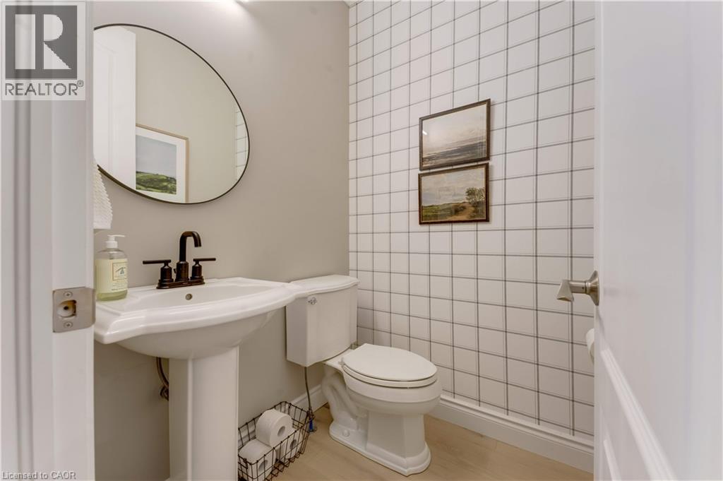 213 Edgewater Crescent Property Photo 7