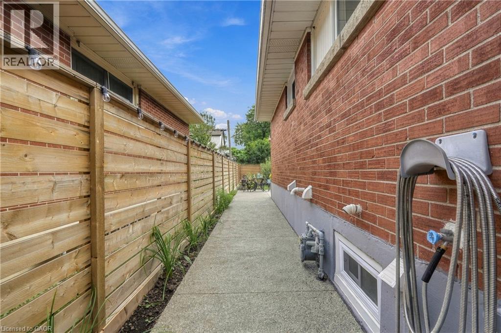 215 West 33rd Street Property Photo 5