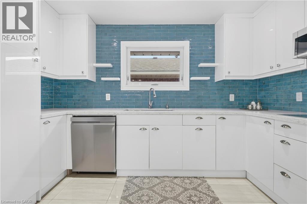 215 West 33rd Street Property Photo 10