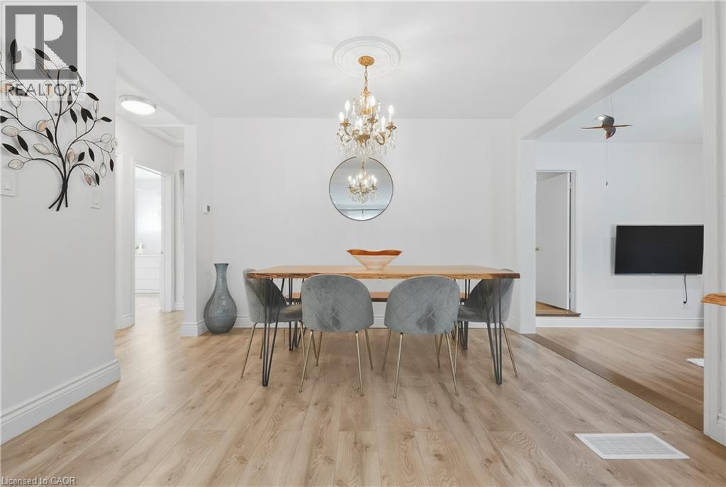 215 West 33rd Street Property Photo 12