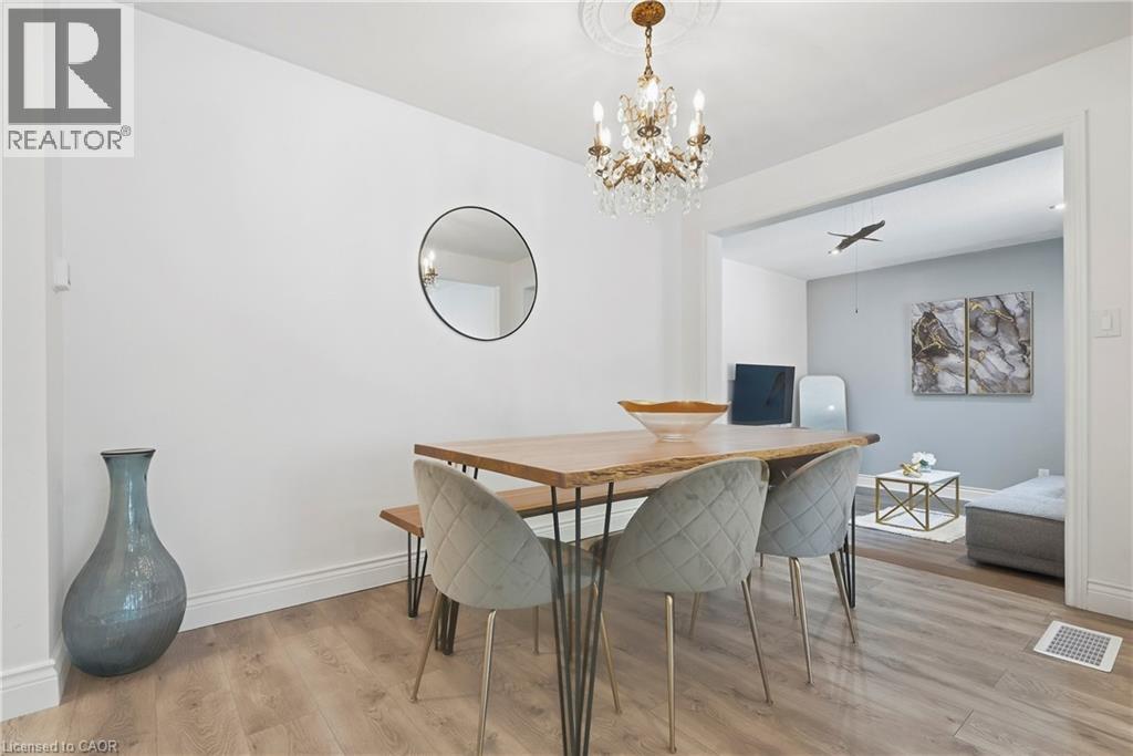 215 West 33rd Street Property Photo 13